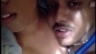 காதலி நிப்பிள் உதட்டை சப்பிக்கொள்ளும் தமிழ் கிஸ் வீடியோ
